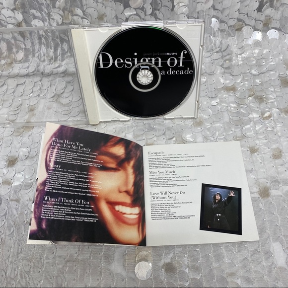 Janet Jackson - Design of a Decade: 1986–1996 - Picture 7 of 13